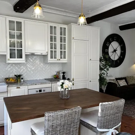 Upscale Townhouse In Centre * Pézenas