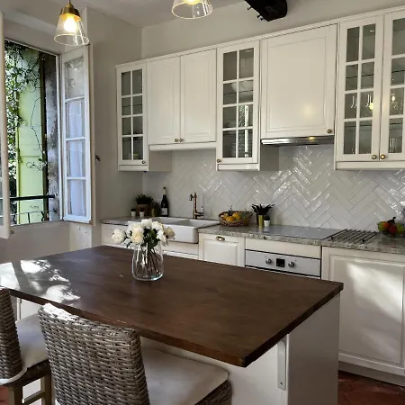 Upscale Townhouse In Centre * Pézenas