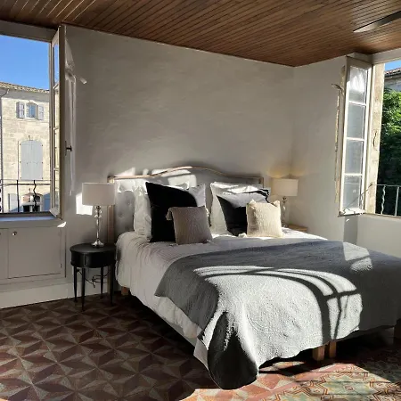 Apartman Light And Airy In The Heart Of *