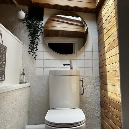 Upscale Townhouse In Centre Apartmán