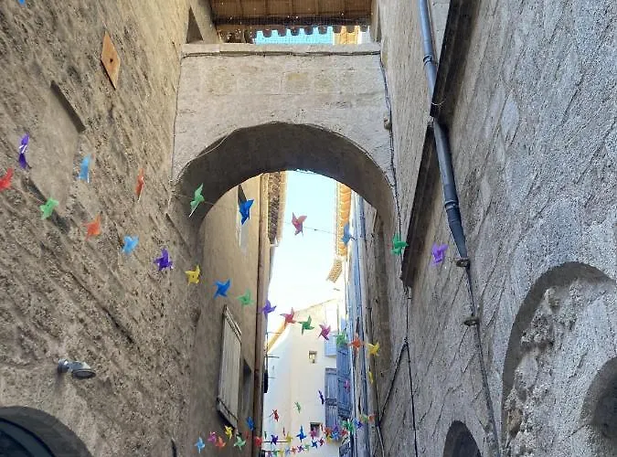Upscale Townhouse In Centre Apartamento Pézenas