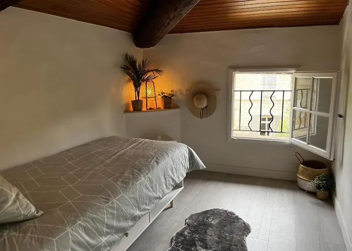Upscale Townhouse In Centre Apartamento Pézenas