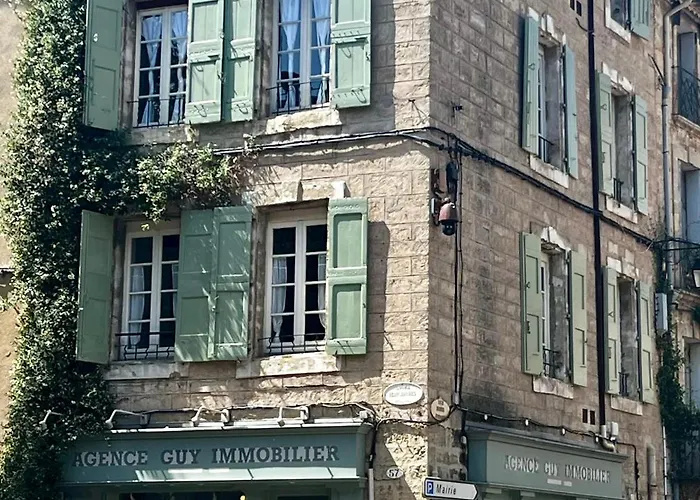 Upscale Townhouse In Centre Apartamento